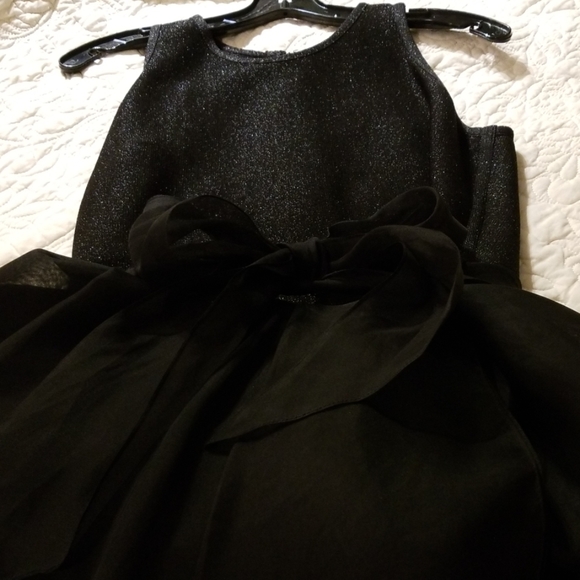 Carmen Marc Valvo Lovely Feminine Cocktail Dress - Picture 8 of 8